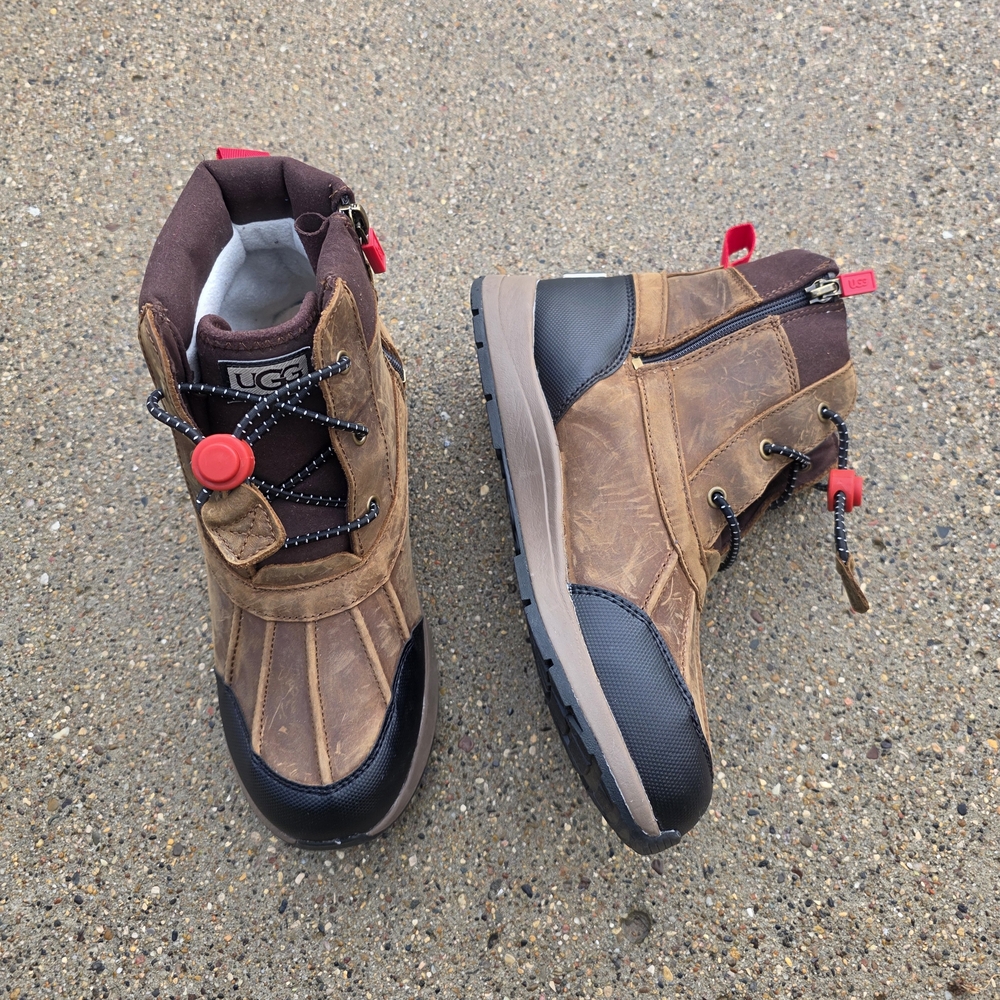 UGG Kids Boots in Brown and Black - Picture 4 of 12